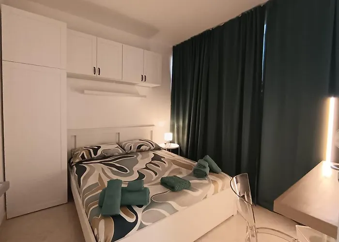 Apartment Skyline 51